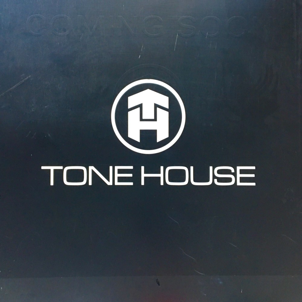 tone-house